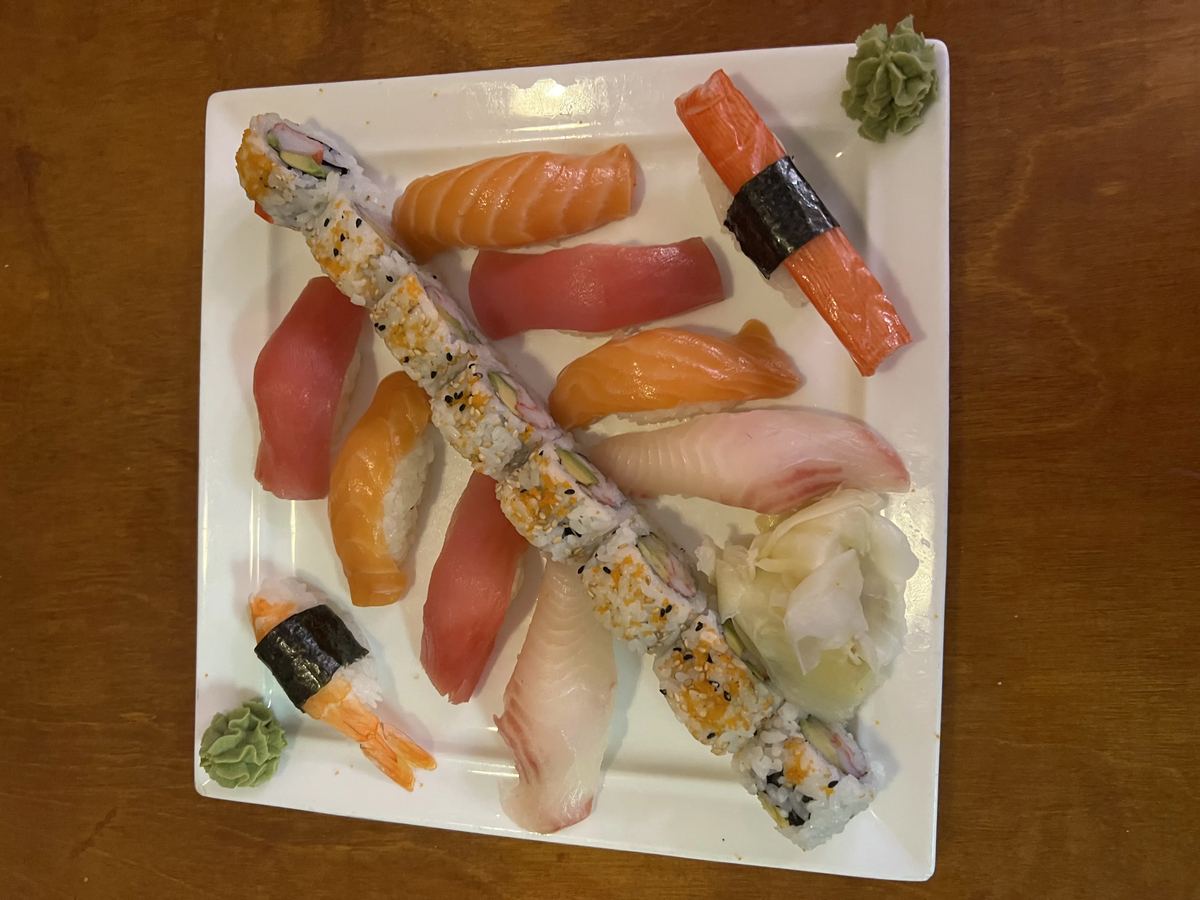 Spicy crab crunch roll with spicy mayo and tobiko